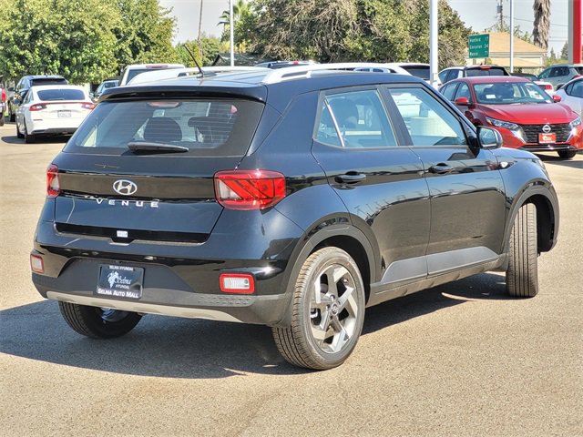 New 2025 Hyundai Venue SEL image 4