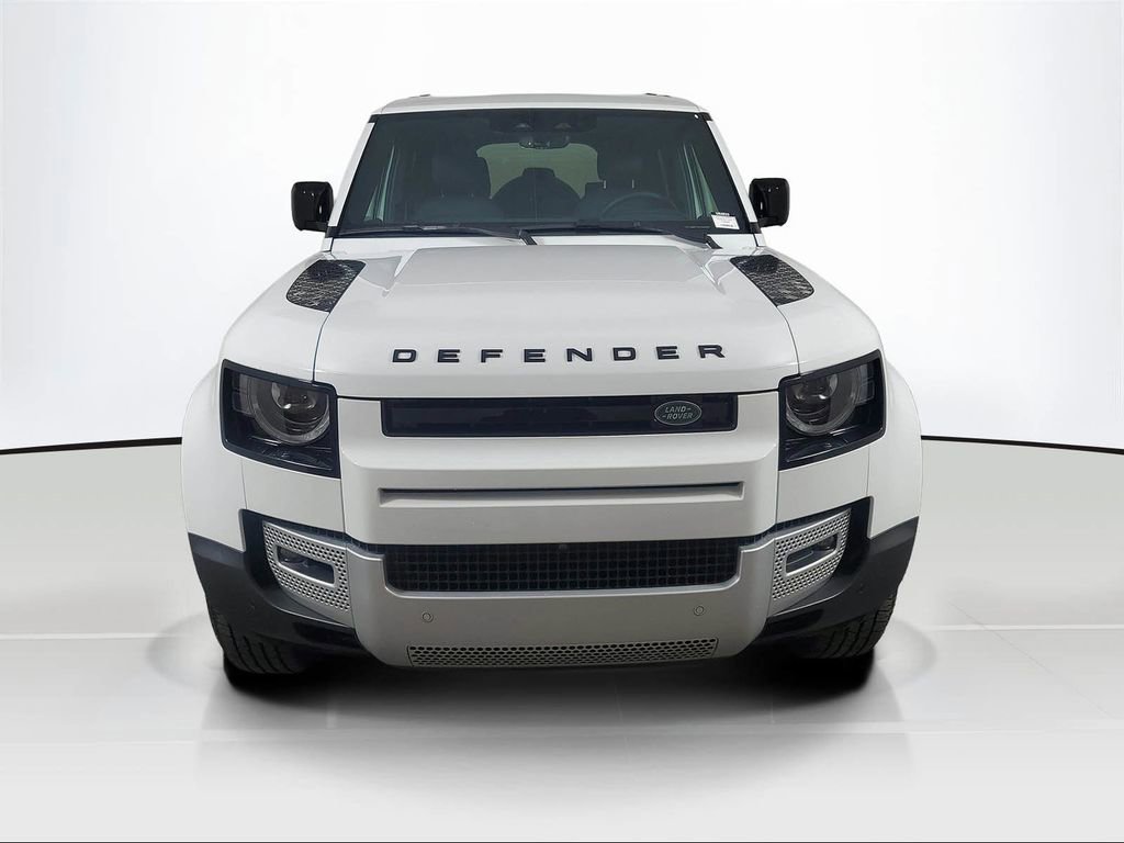 Used 2025 Land Rover Defender 110 S image 2