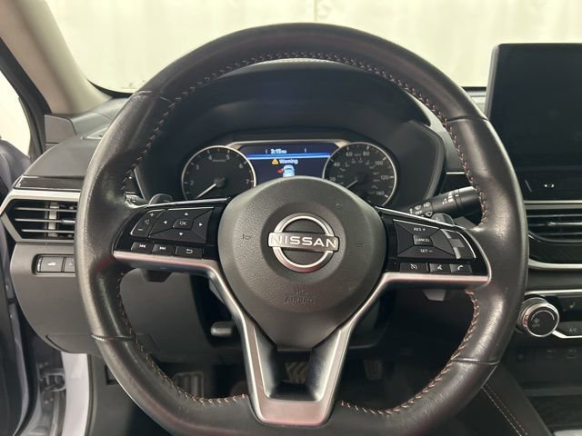 Used 2023 Nissan Altima 2.5 SR w/ SR Premium Package image 11