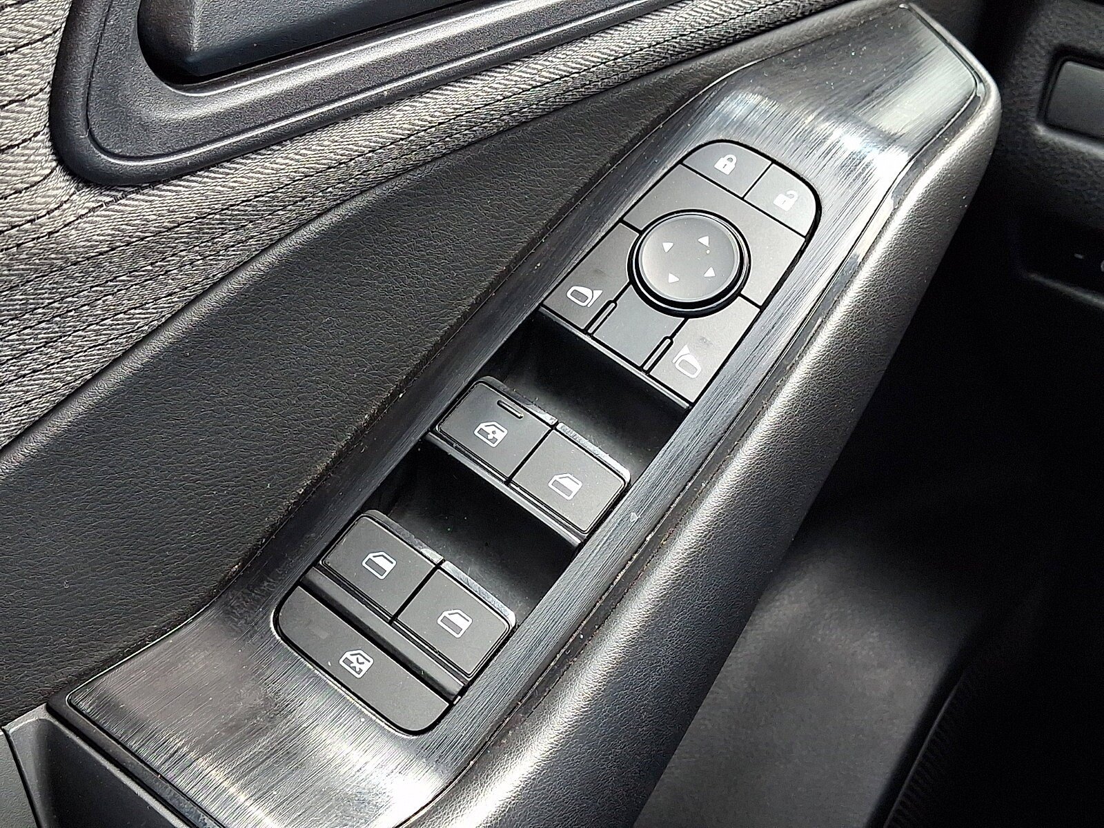 Certified 2023 Nissan Rogue S AWD/4WD image 25