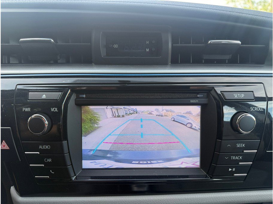 Used 2016 Toyota Corolla LE FWD image 17