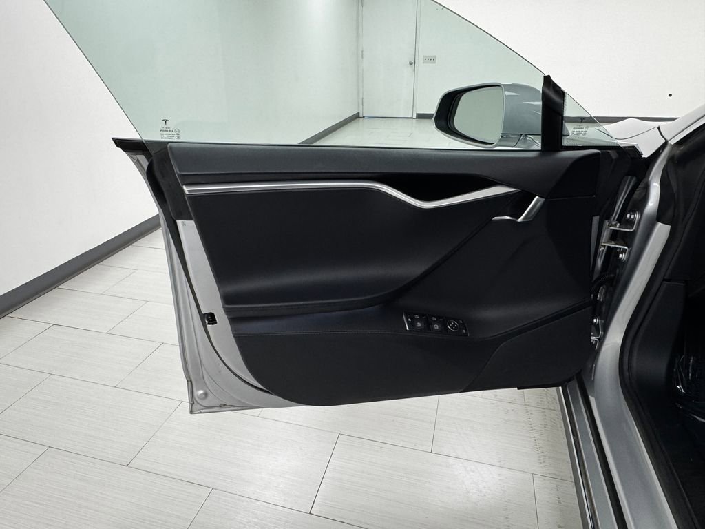 Used 2013 Tesla Model S image 9