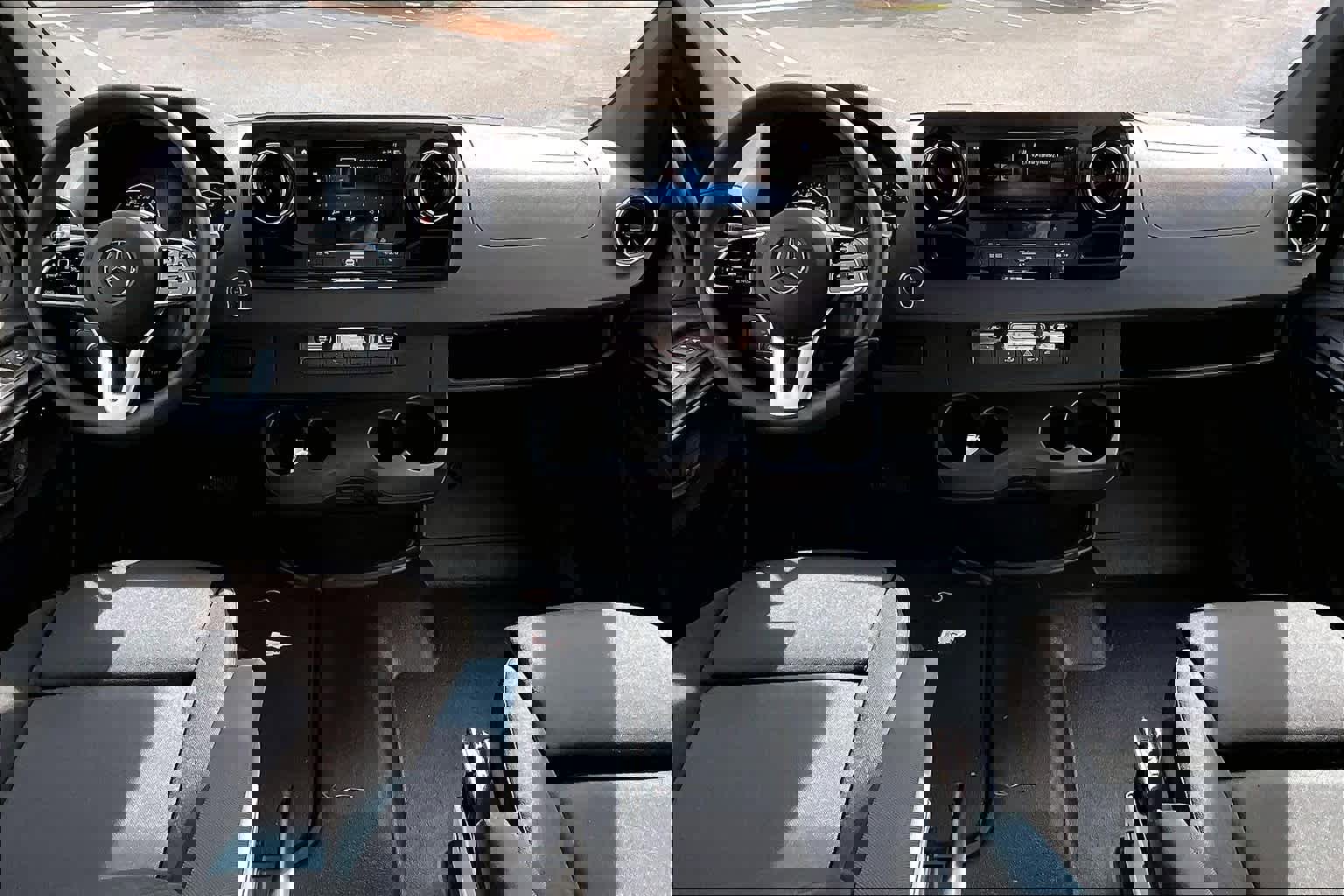 Used 2024 Mercedes-Benz Sprinter 2500 image 5