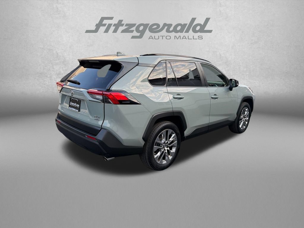 Used 2019 Toyota RAV4 XLE Premium w/ All Weather Liner Package AWD/4WD image 7