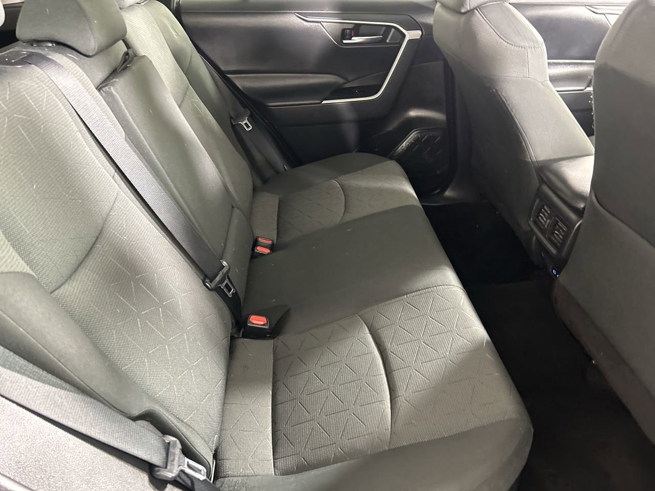Used 2022 Toyota RAV4 XLE w/ Convenience Package image 25