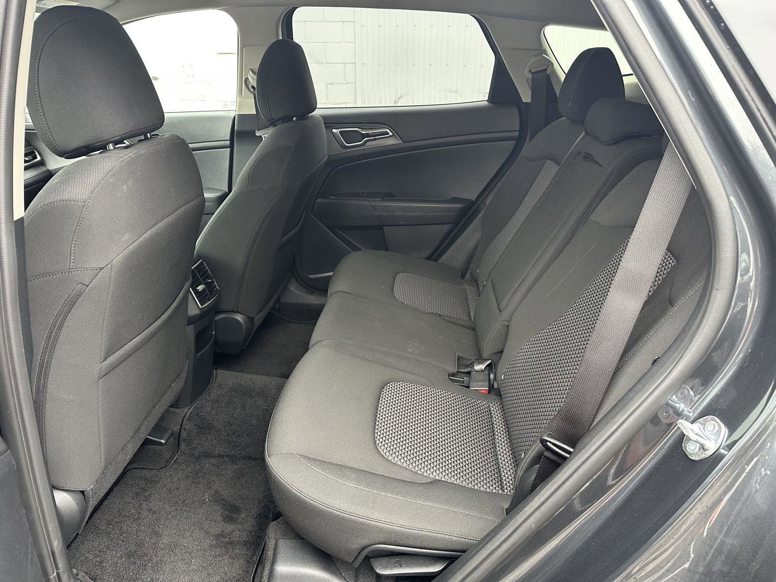 Used 2025 Kia Sportage LX image 14