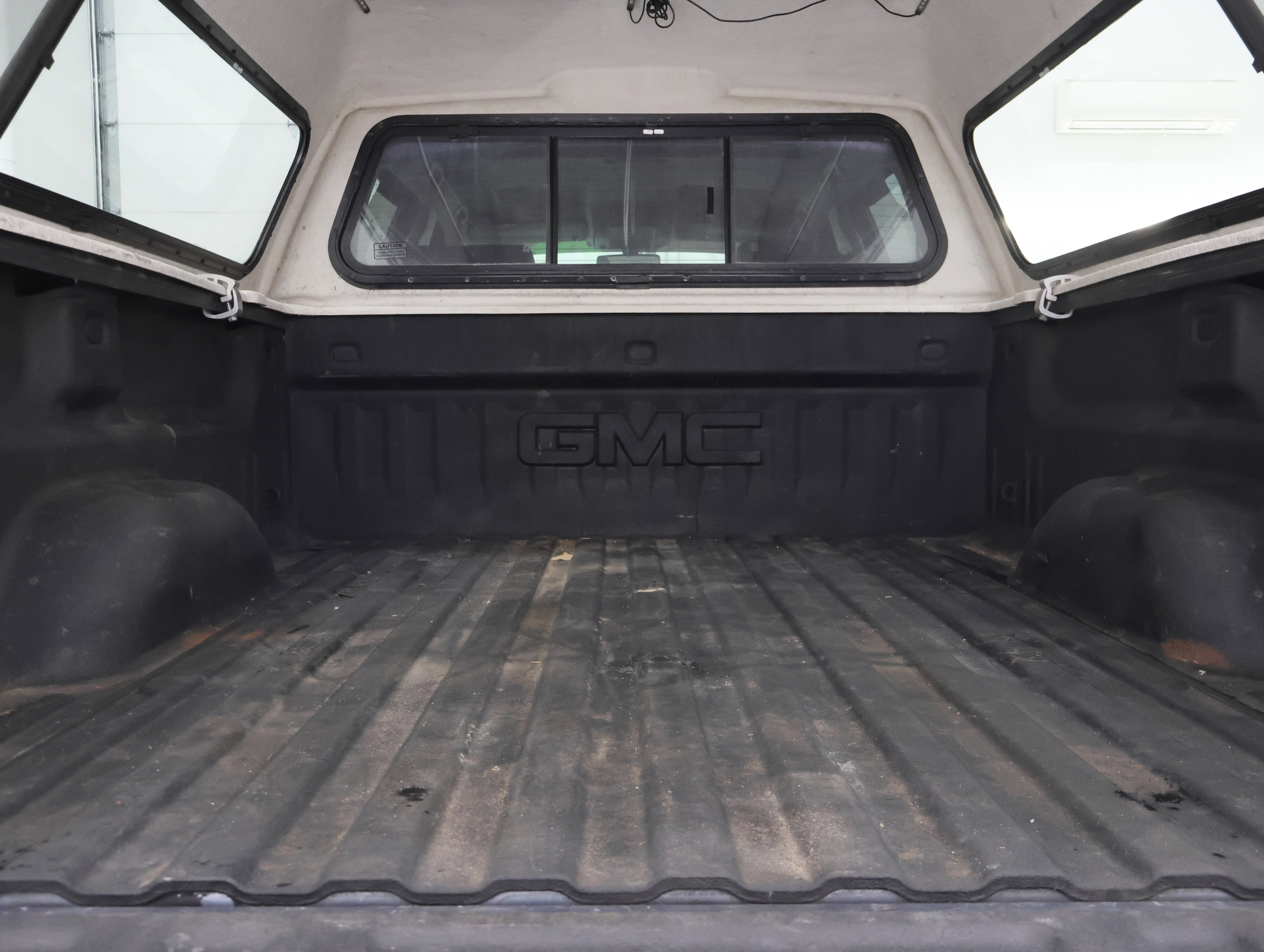Used 2016 GMC Sierra 2500 SLT w/ All-Terrain HD Package AWD/4WD image 27