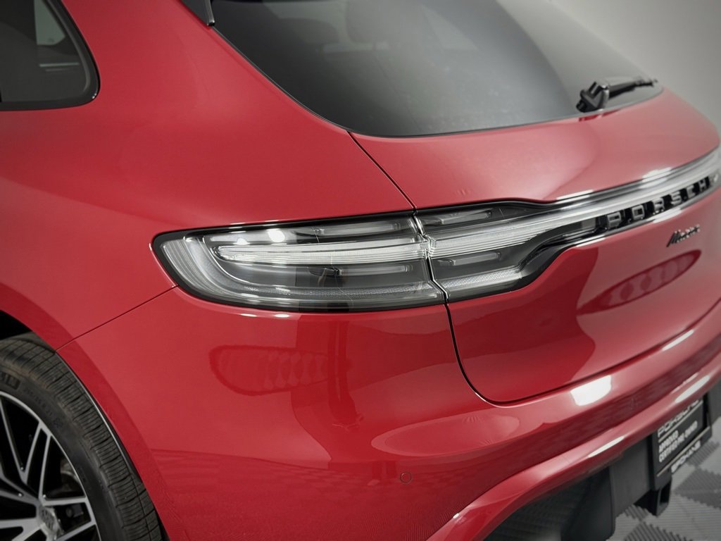Certified 2024 Porsche Macan image 13