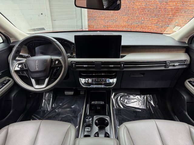 Used 2023 Lincoln Corsair Reserve image 12