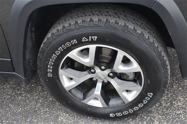 Used 2016 Jeep Cherokee Trailhawk w/ Comfort/Convenience Group image 11