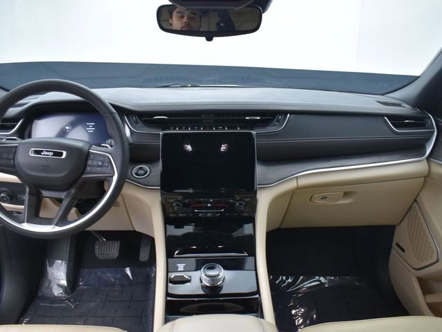 Used 2023 Jeep Grand Cherokee L Limited image 10