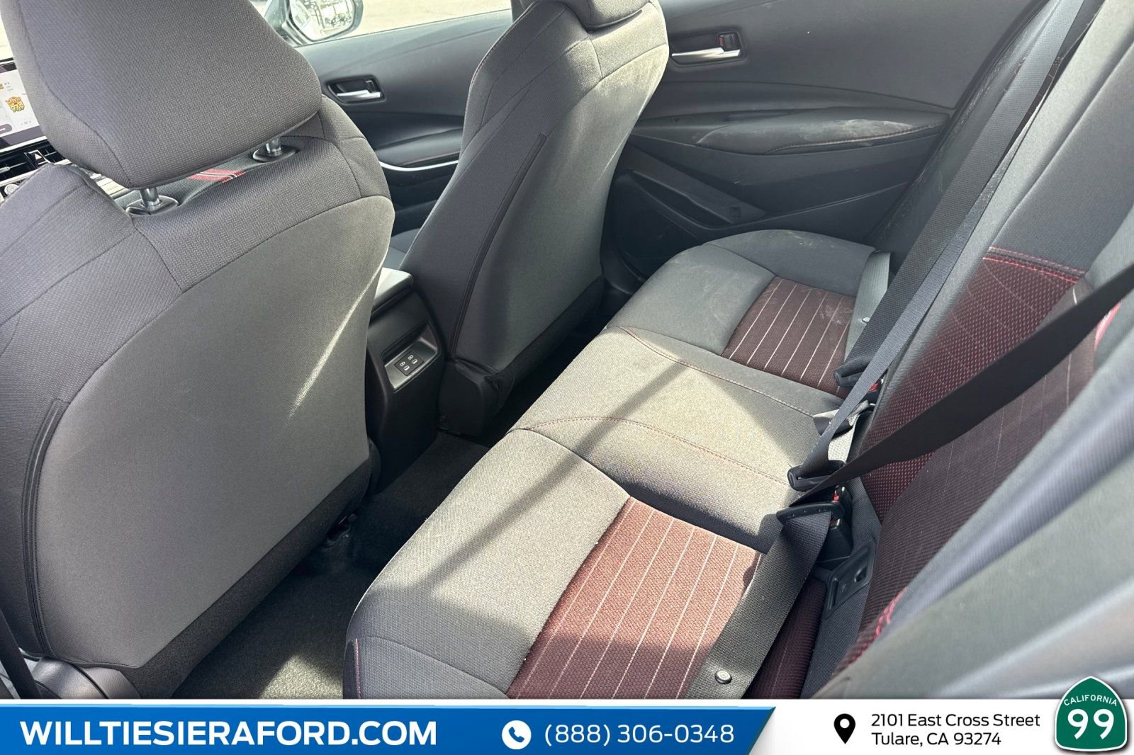 Used 2025 Toyota Corolla SE image 10