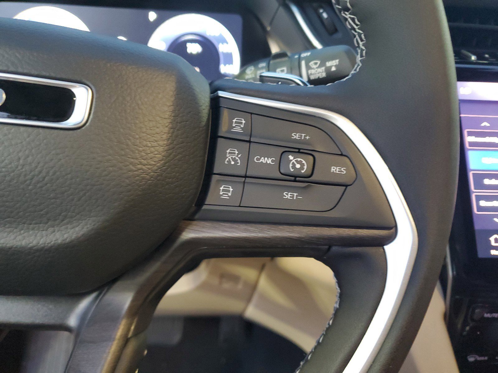 New 2025 Jeep Grand Cherokee Limited w/ Luxury Tech Group II image 29