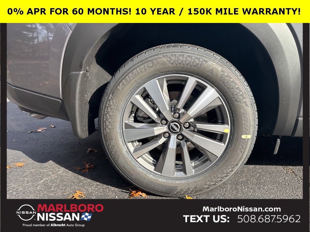 New 2025 Nissan Pathfinder SL image 9