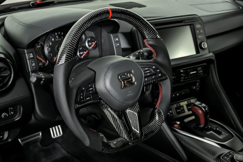 Used 2018 Nissan GT-R Premium AWD/4WD image 25
