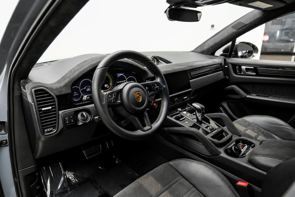 Used 2023 Porsche Cayenne Turbo GT AWD/4WD image 5