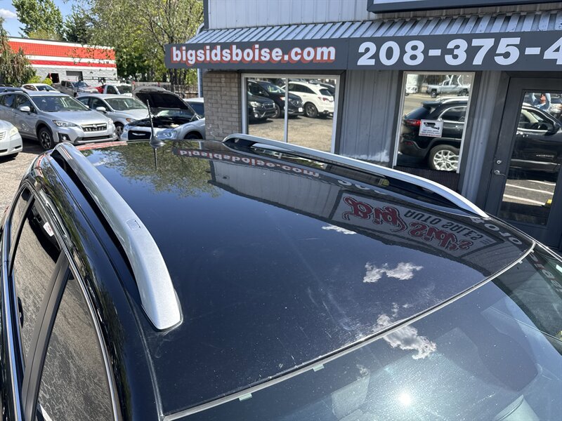 Used 2018 Jeep Cherokee Latitude w/ Cold Weather Group AWD/4WD image 15