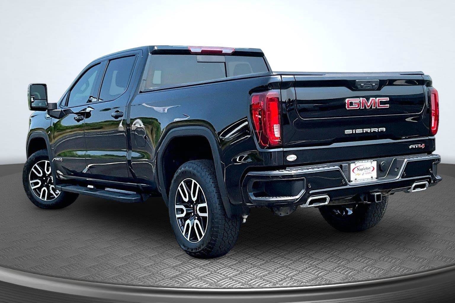 Used 2024 GMC Sierra 1500 AT4 w/ AT4 Preferred Package AWD/4WD image 14