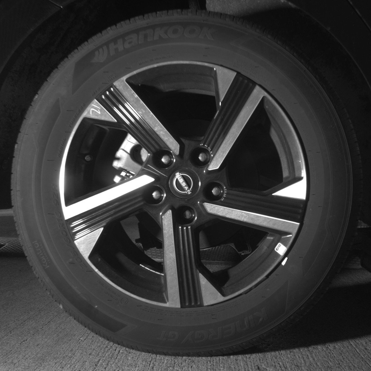 Used 2025 Nissan Sentra SV FWD image 15