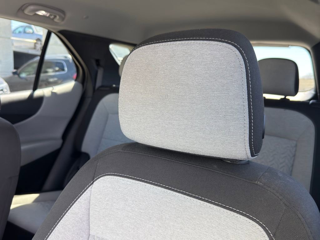 Used 2022 Chevrolet Equinox LS w/ LS Convenience Package image 14