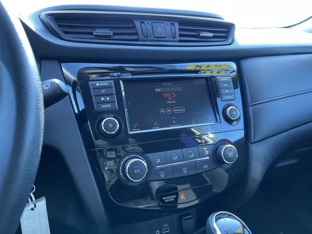 Used 2018 Nissan Rogue S image 14