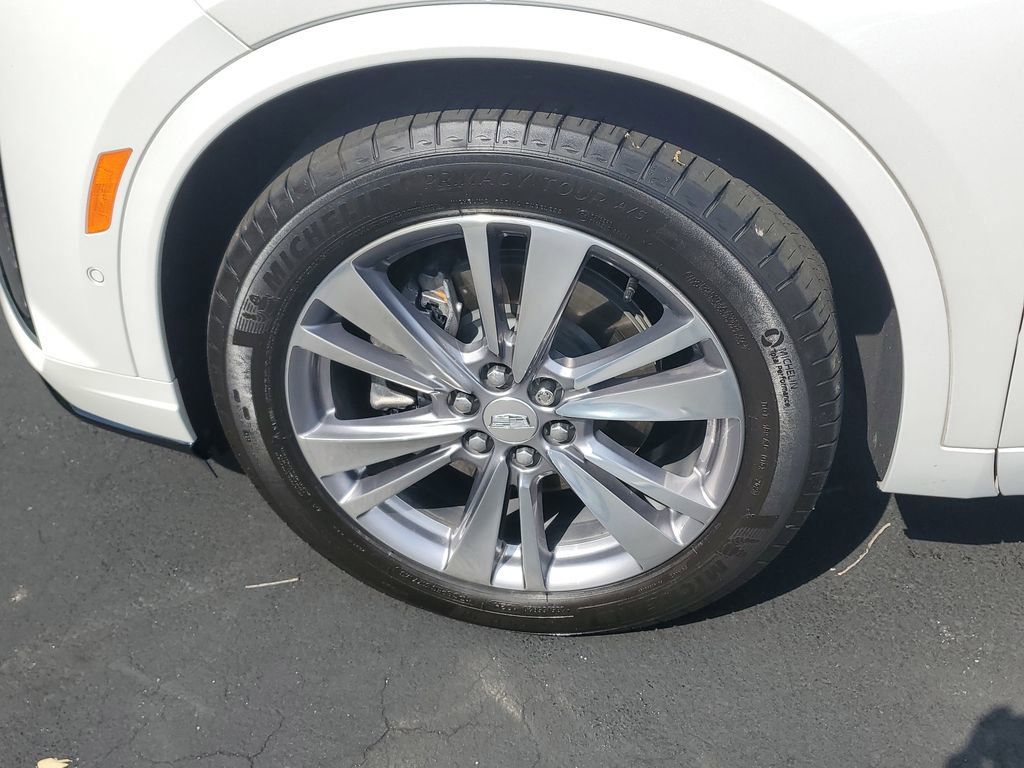 Certified 2024 Cadillac XT6 Premium Luxury w/ Platinum Package image 11