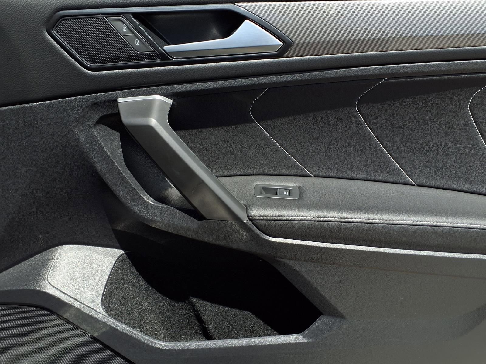 Certified 2023 Volkswagen Tiguan SE FWD image 26