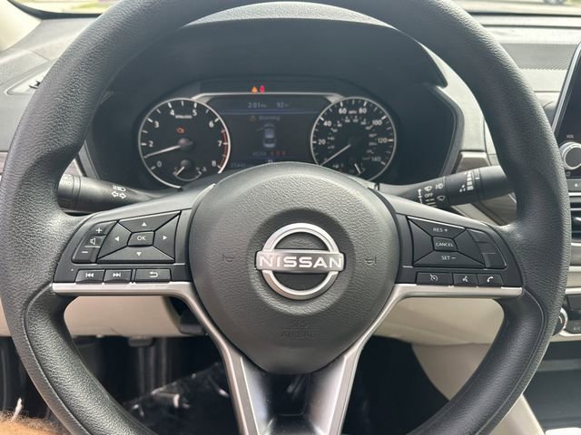 Used 2025 Nissan Altima 2.5 SV image 18