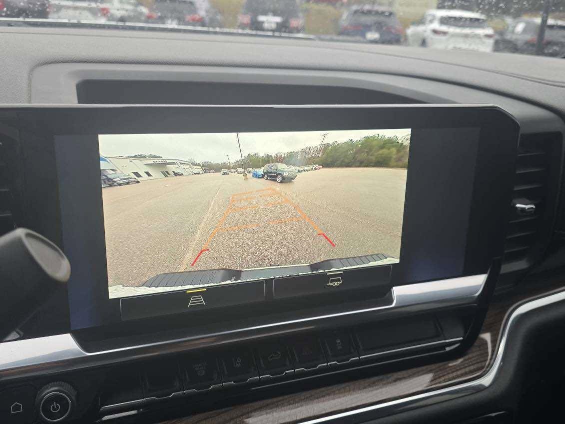 Used 2024 Chevrolet Silverado 3500 LT image 21