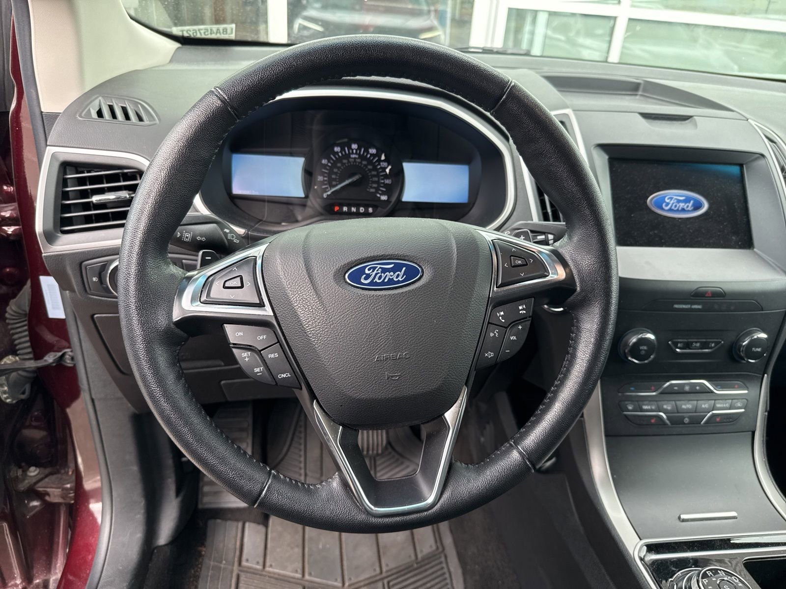 Used 2020 Ford Edge SEL image 11