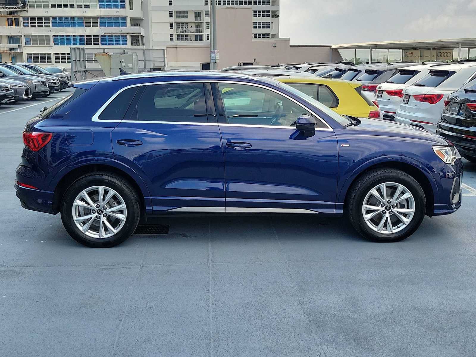 Certified 2025 Audi Q3 2.0T Premium AWD/4WD image 7