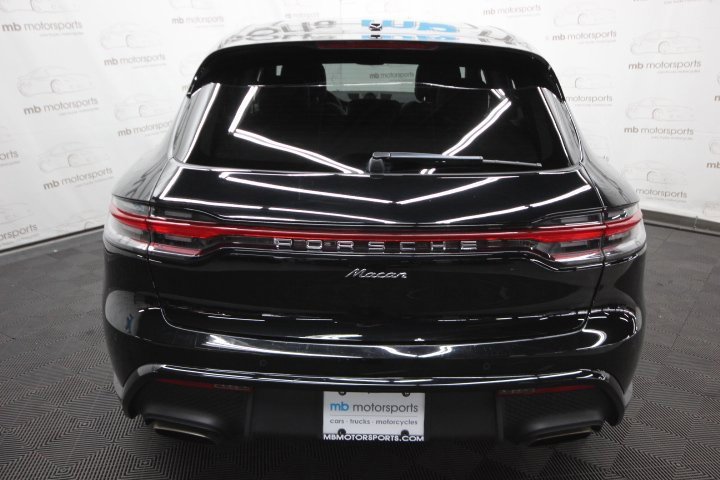 Used 2023 Porsche Macan image 4