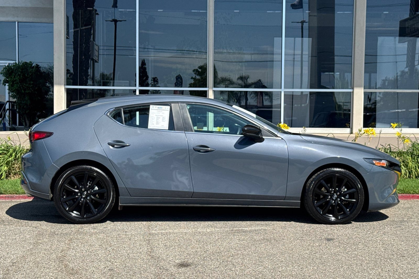 Used 2025 MAZDA MAZDA3 Carbon AWD/4WD image 3