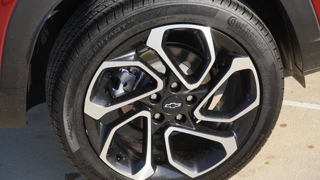 Used 2024 Chevrolet Trax RS w/ Sunroof Package FWD image 11