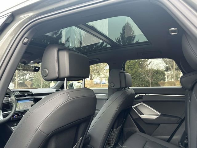 Certified 2025 Audi Q3 2.0T Premium Plus w/ Premium Plus Package image 19