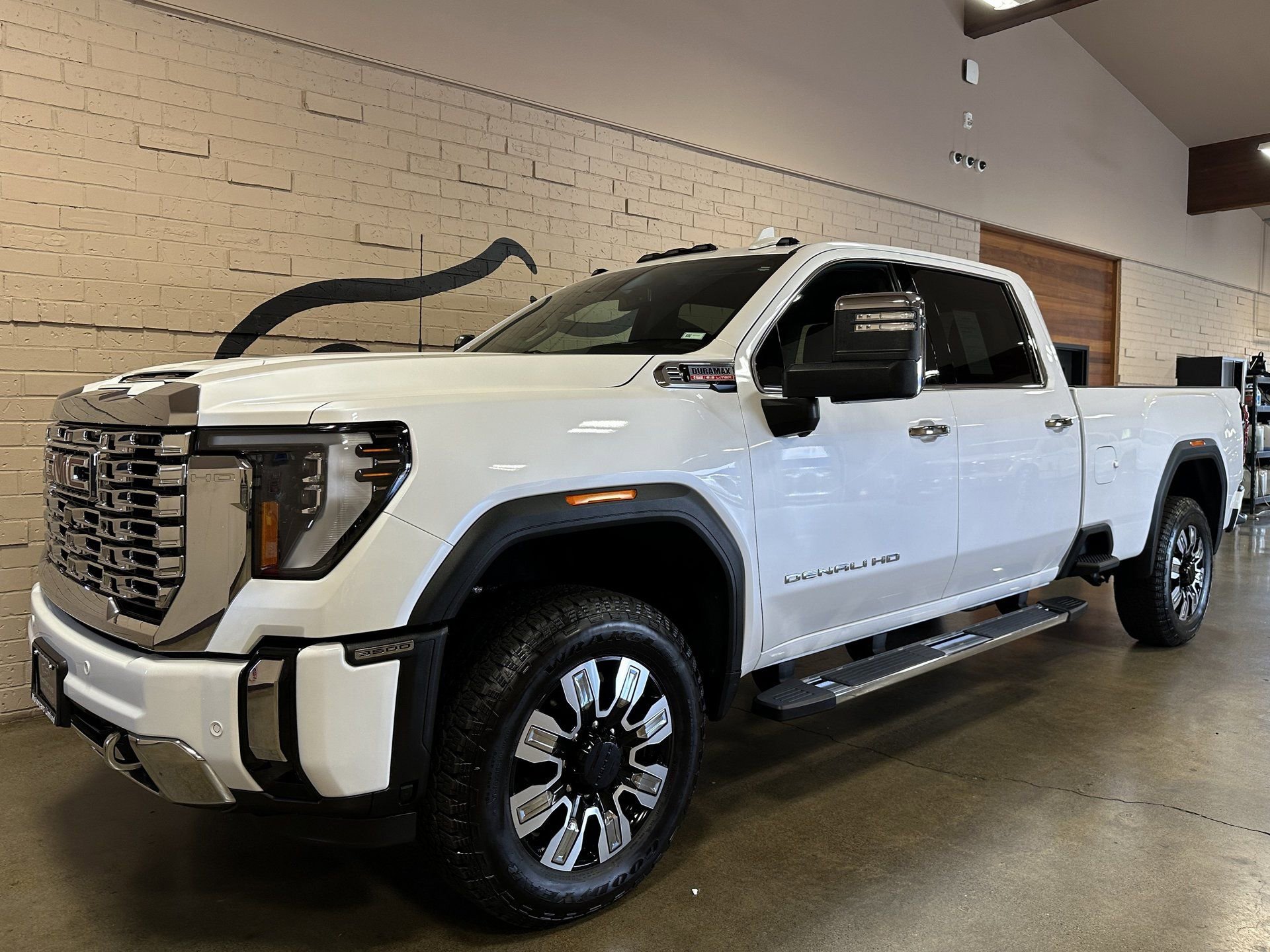 Used 2024 GMC Sierra 3500 Denali image 10