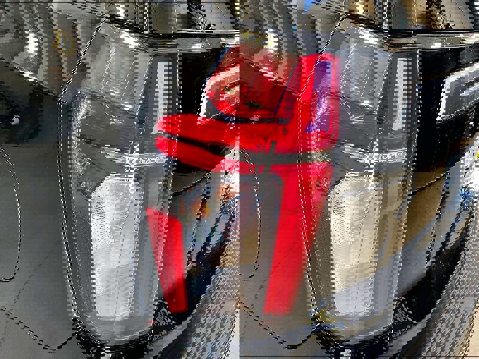 Used 2021 Chevrolet Tahoe High Country AWD/4WD image 35