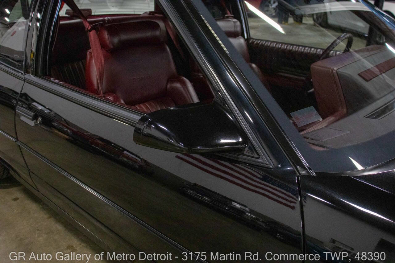 Used 1988 Oldsmobile Toronado Trofeo image 31