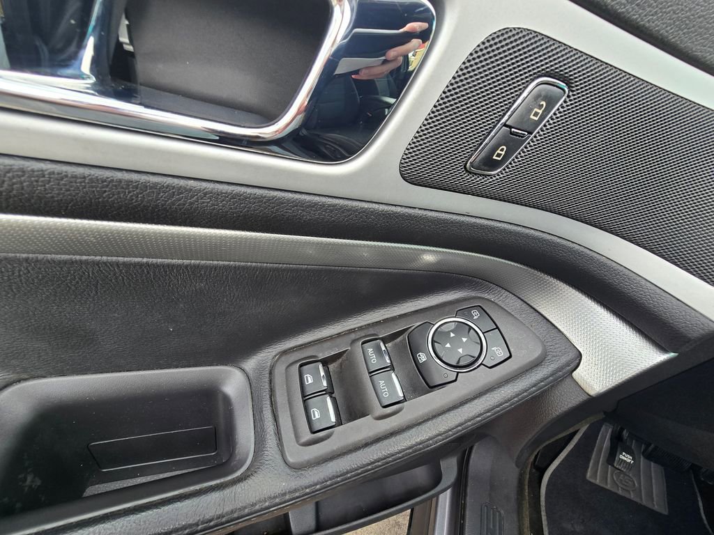 Used 2014 Ford Explorer XLT w/ Equipment Group 201A image 58