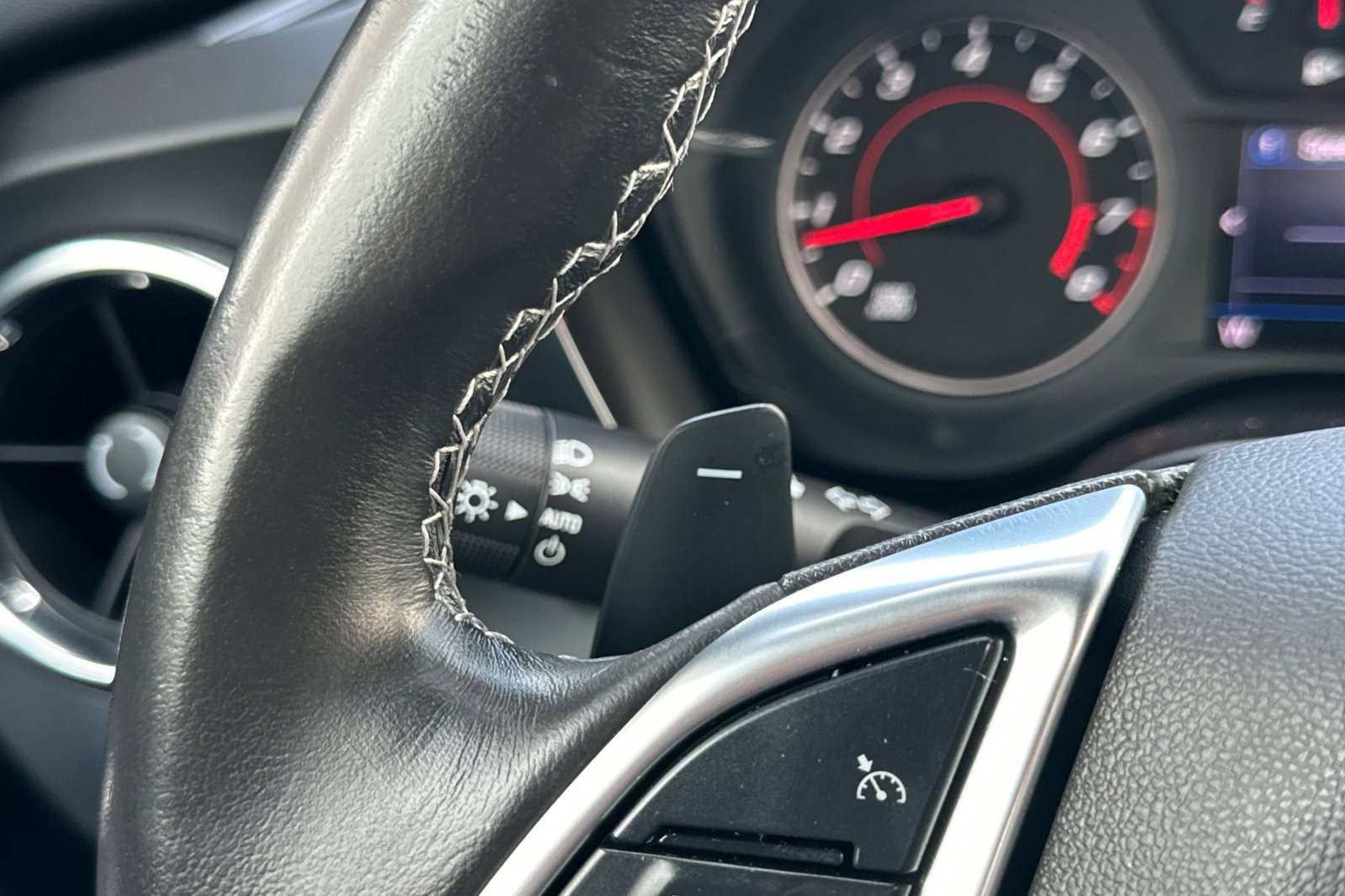 Used 2020 Chevrolet Camaro LT image 36