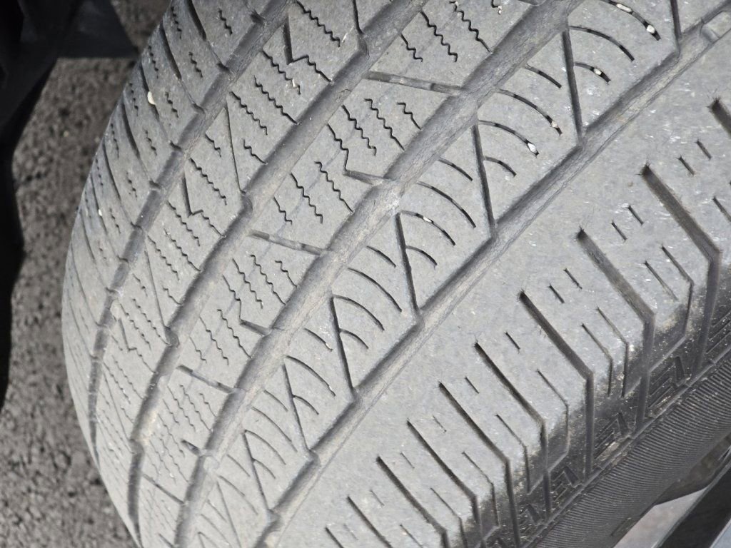 Used 2025 Jaguar F-PACE R-Dynamic S image 31