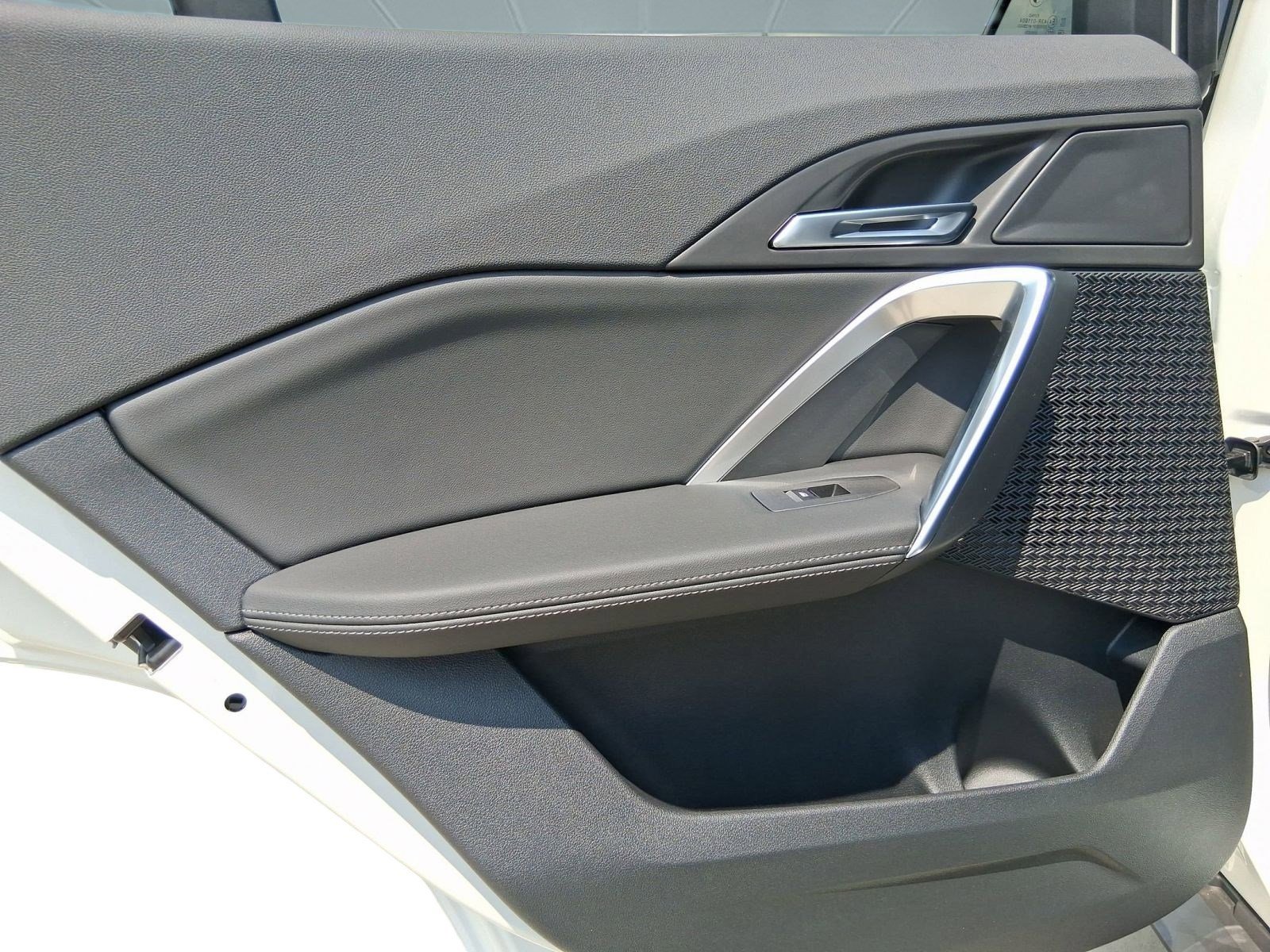 Used 2026 BMW X2 xDrive28i w/ Technology Package image 24