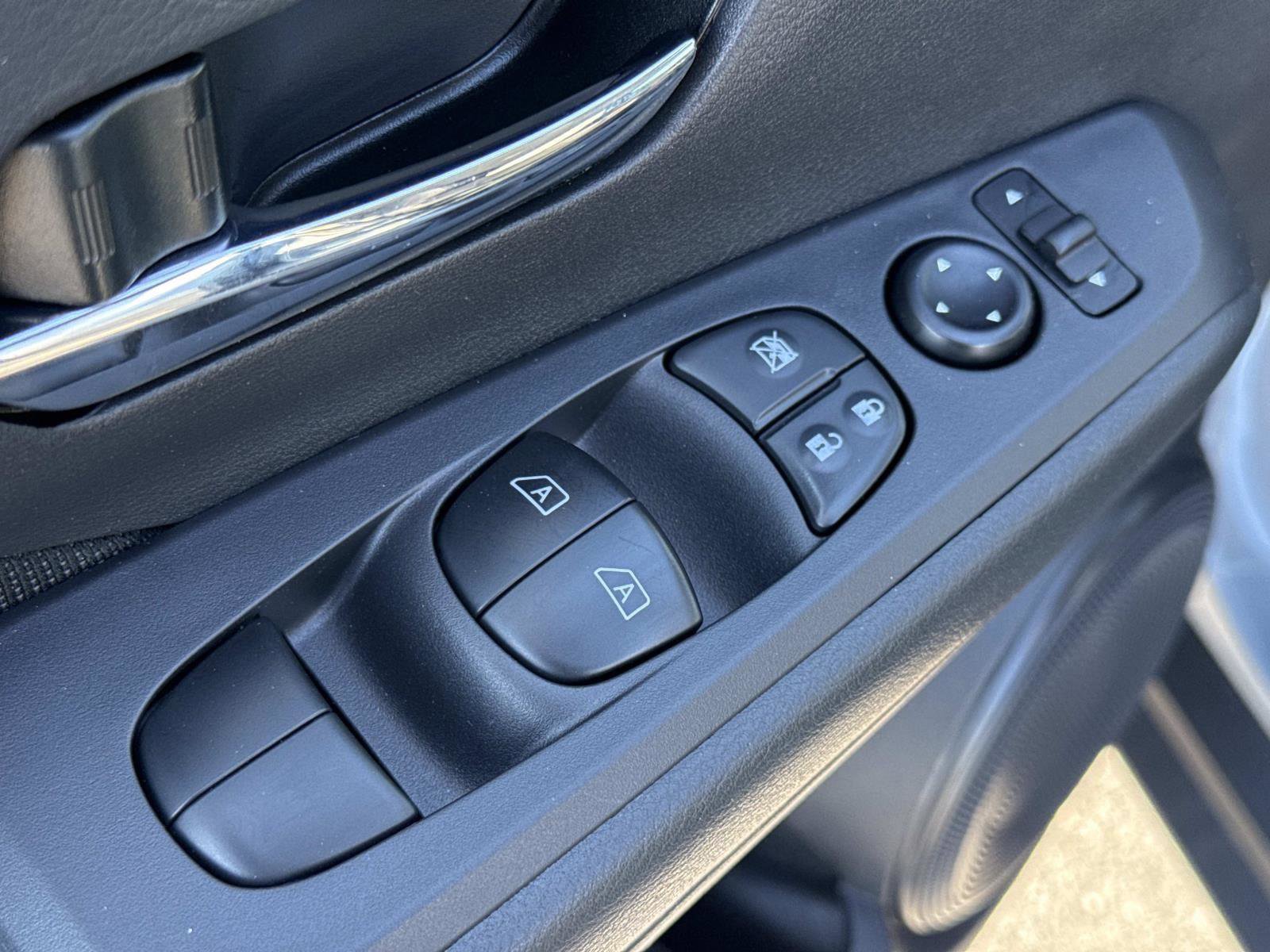 Used 2024 Nissan Kicks SV image 16