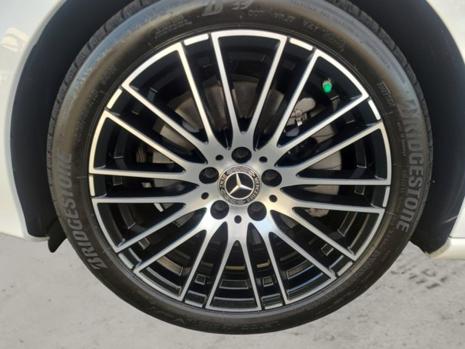 Used 2023 Mercedes-Benz C 300 4MATIC Sedan image 10