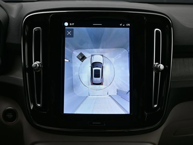Used 2024 Volvo XC40 B5 Plus w/ Climate Package image 20