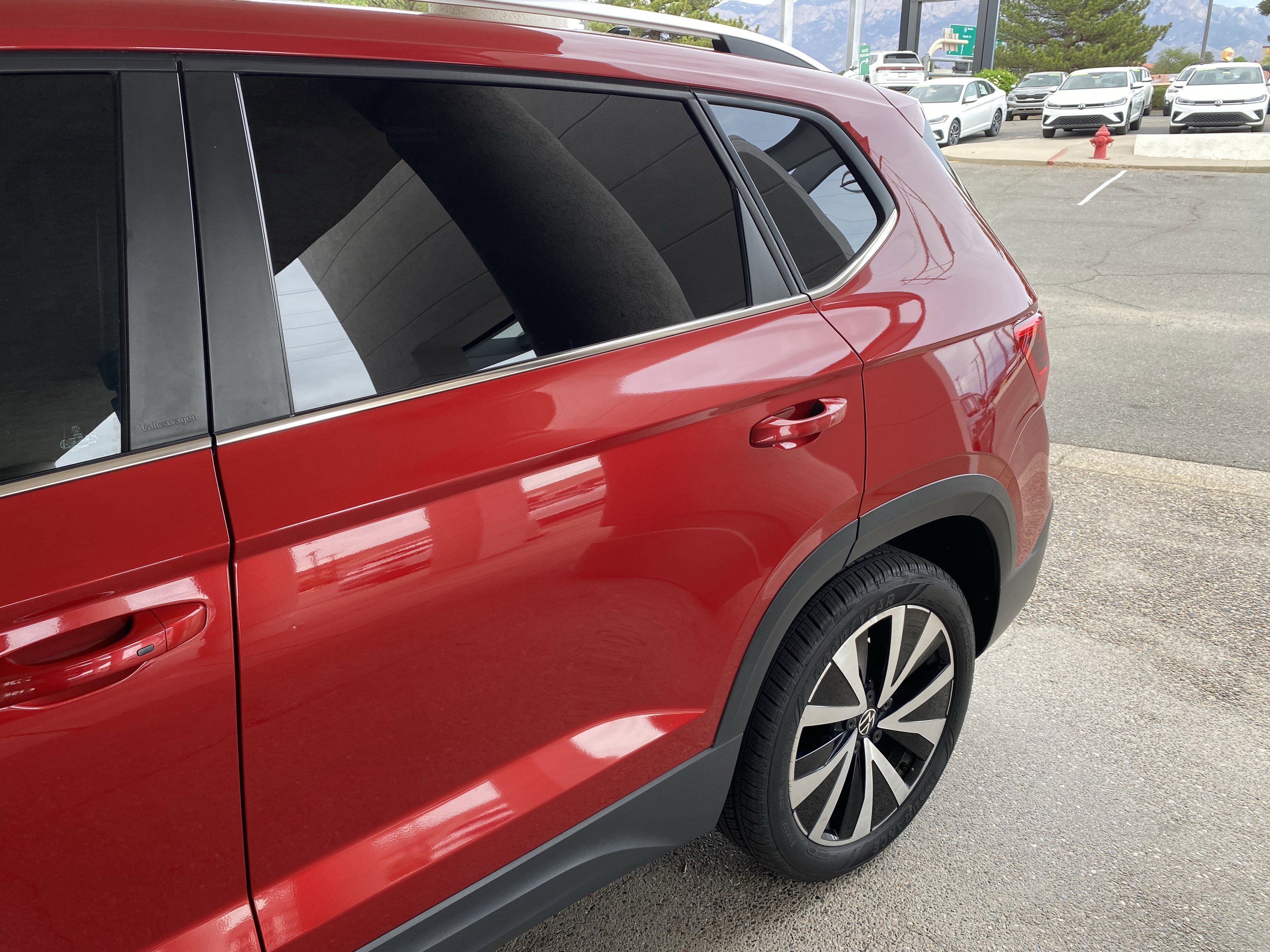 Used 2023 Volkswagen Taos SE w/ Panoramic Sunroof Package image 49