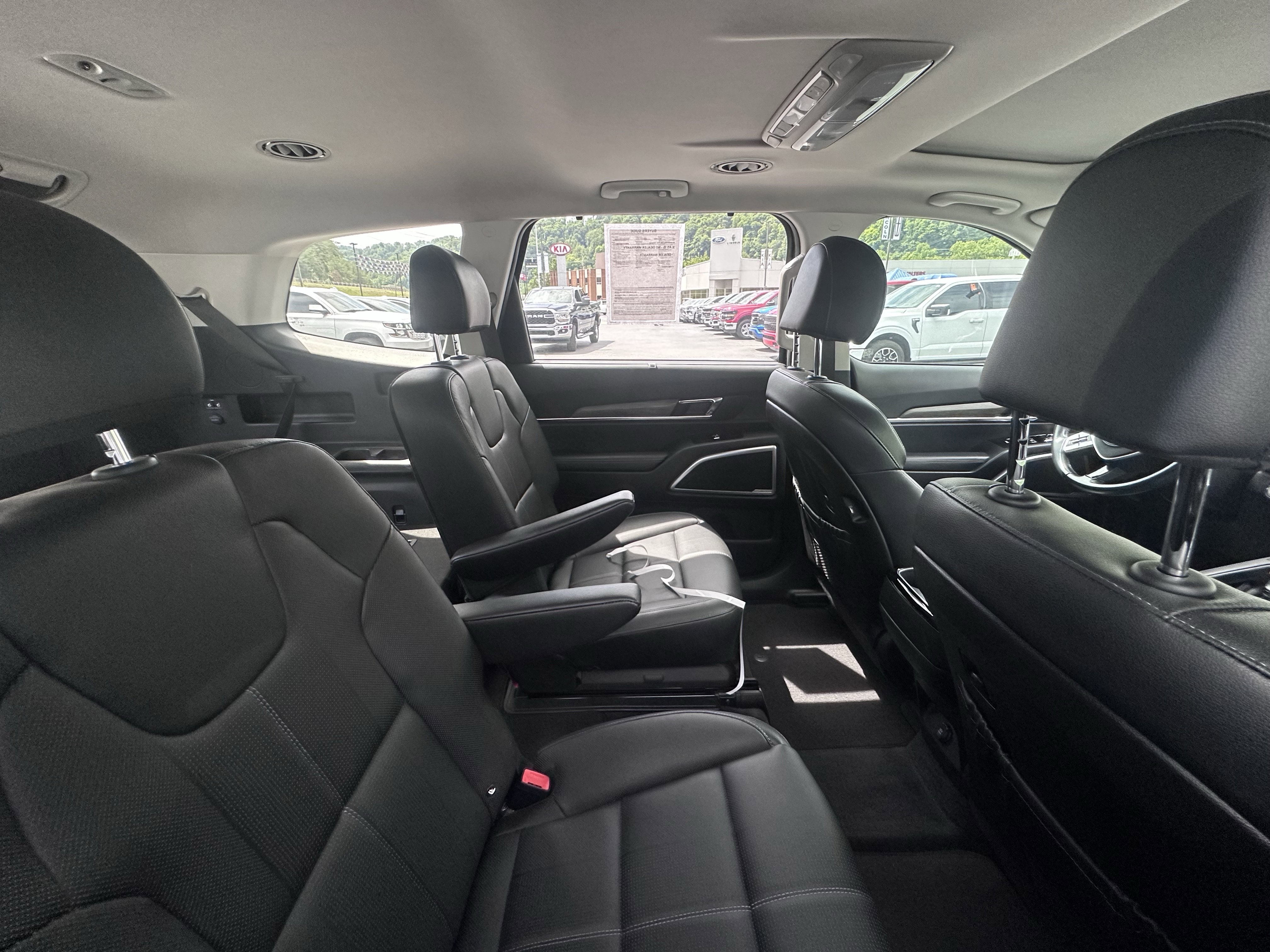Used 2021 Kia Telluride EX w/ EX Premium Package FWD image 9