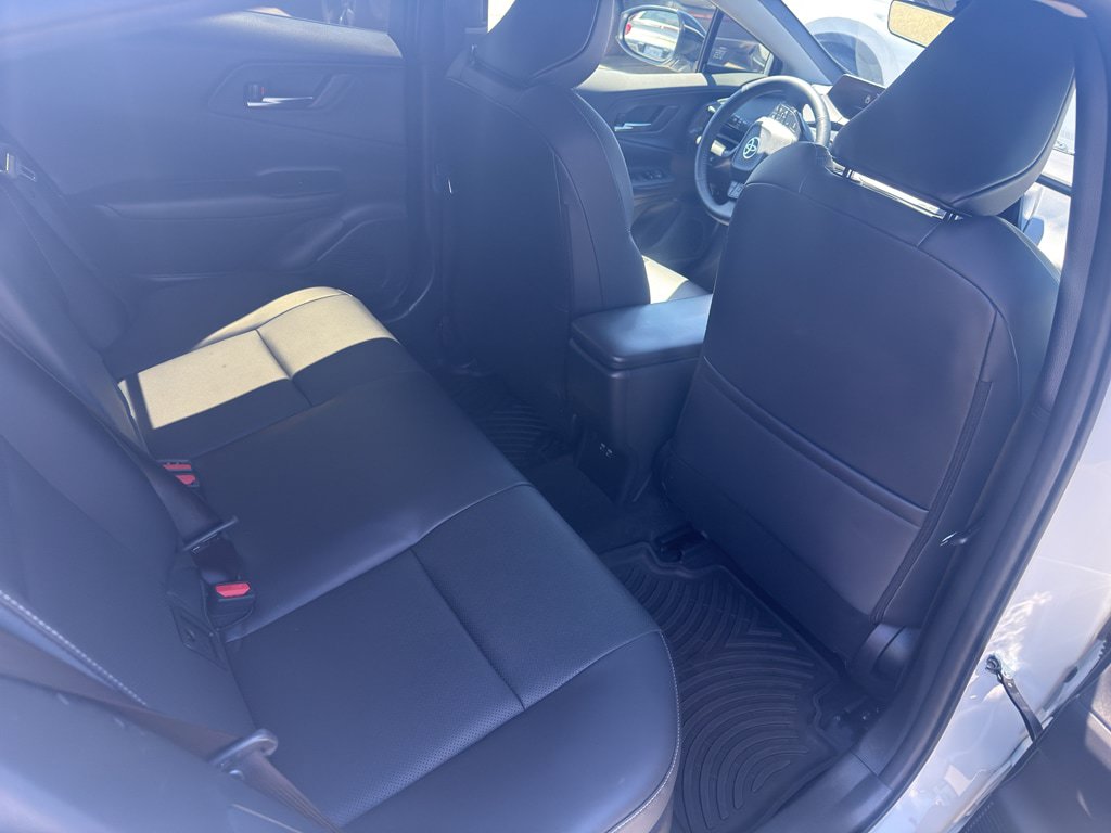 Used 2025 Toyota Prius FWD image 15