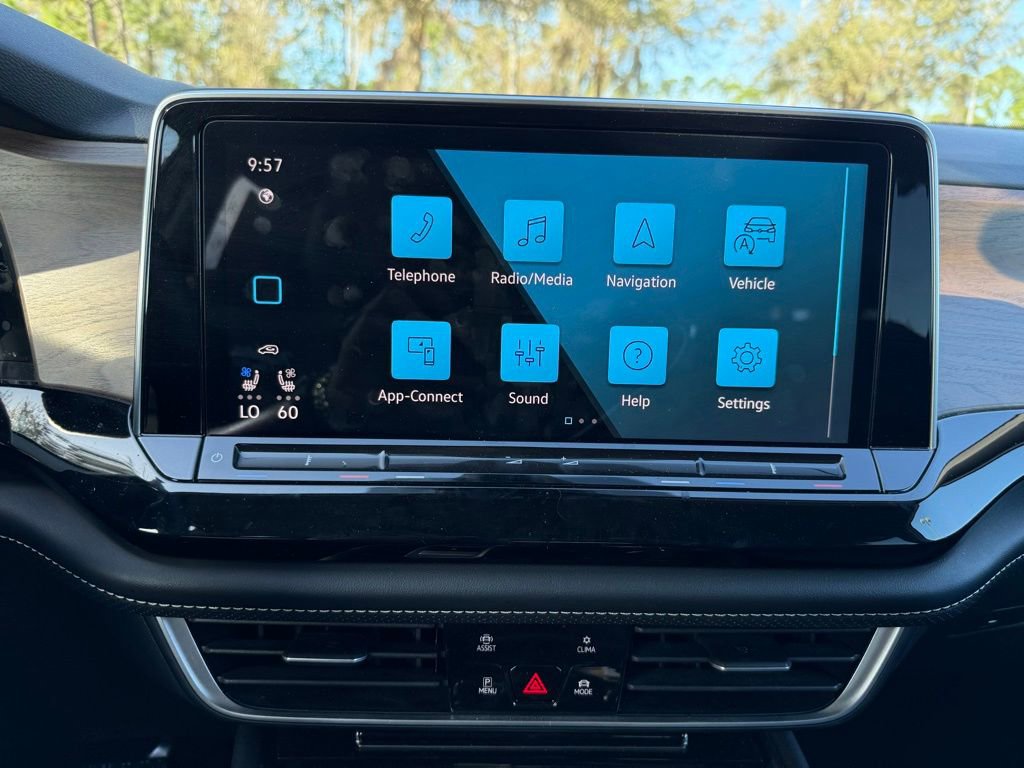 Used 2024 Volkswagen Atlas SE image 24