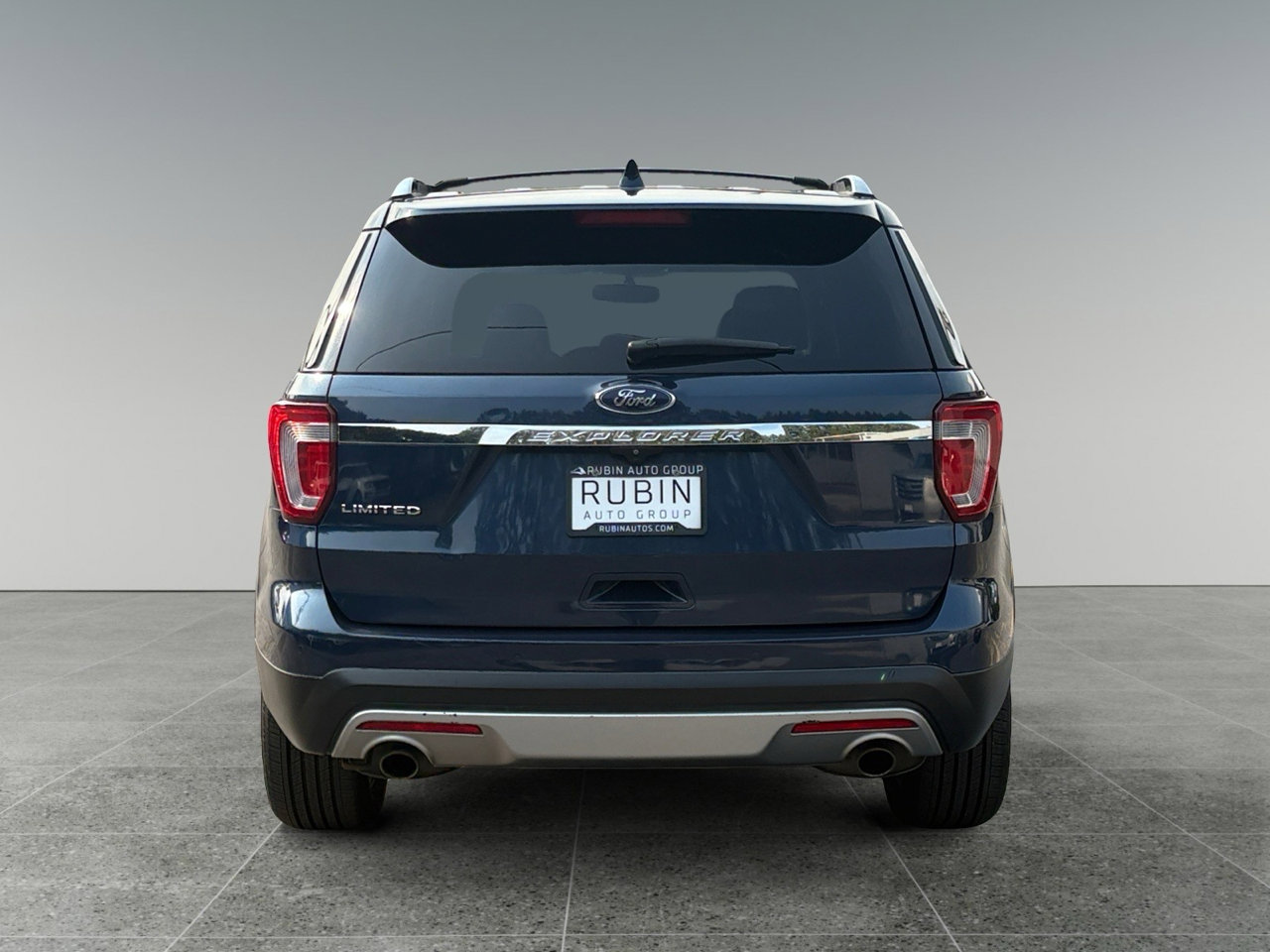 Used 2017 Ford Explorer Limited image 5